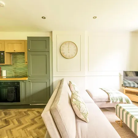 Caledonia Place With Parking By Prescott Apartment *