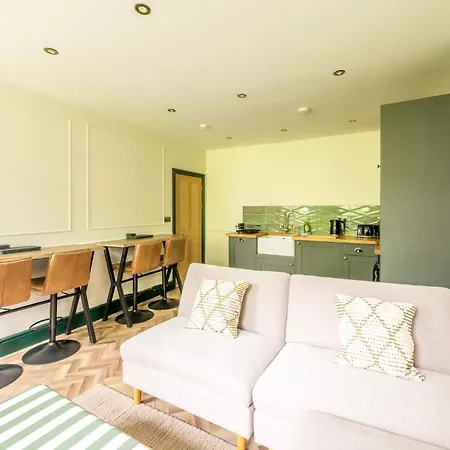 Apartment Caledonia Place With Parking By Prescott *