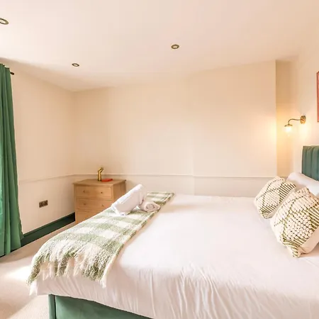 Caledonia Place With Parking By Prescott Apartment Bristol