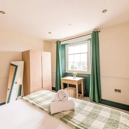 Apartment Caledonia Place With Parking By Prescott Bristol
