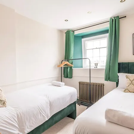 Apartment Caledonia Place With Parking By Prescott Bristol